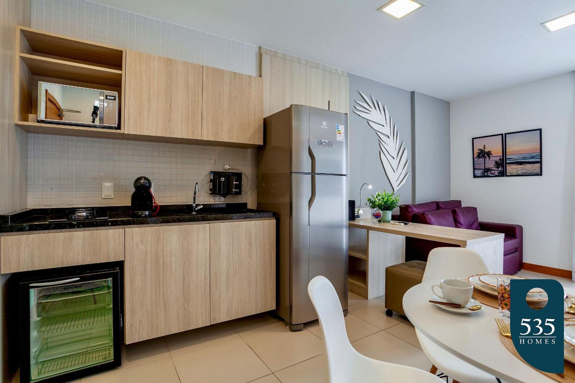 Linda Com Cozinha Compacta Em Regiao * Salvador de Bahía