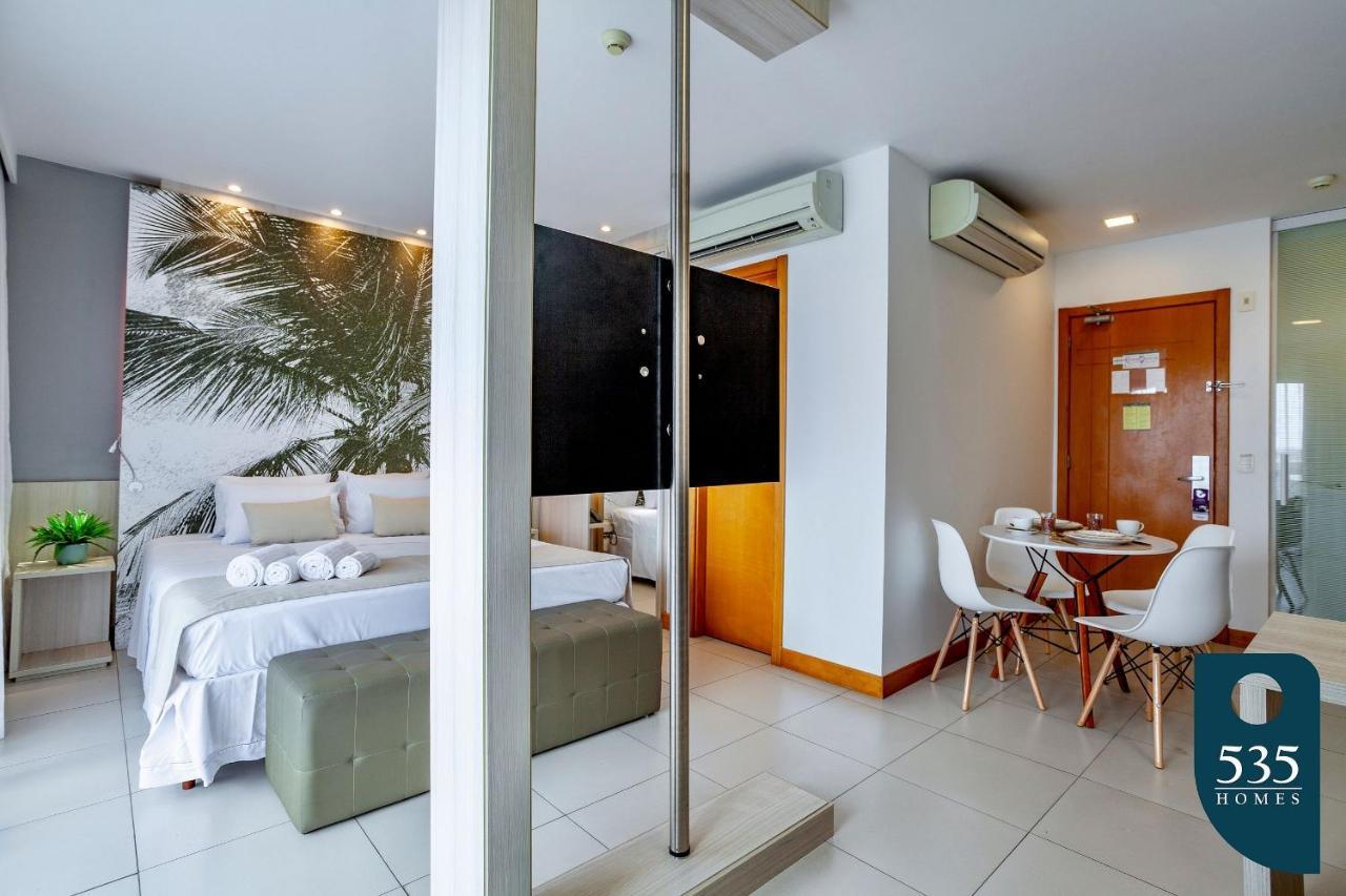 Linda Com Cozinha Compacta Em Regiao Apartment *