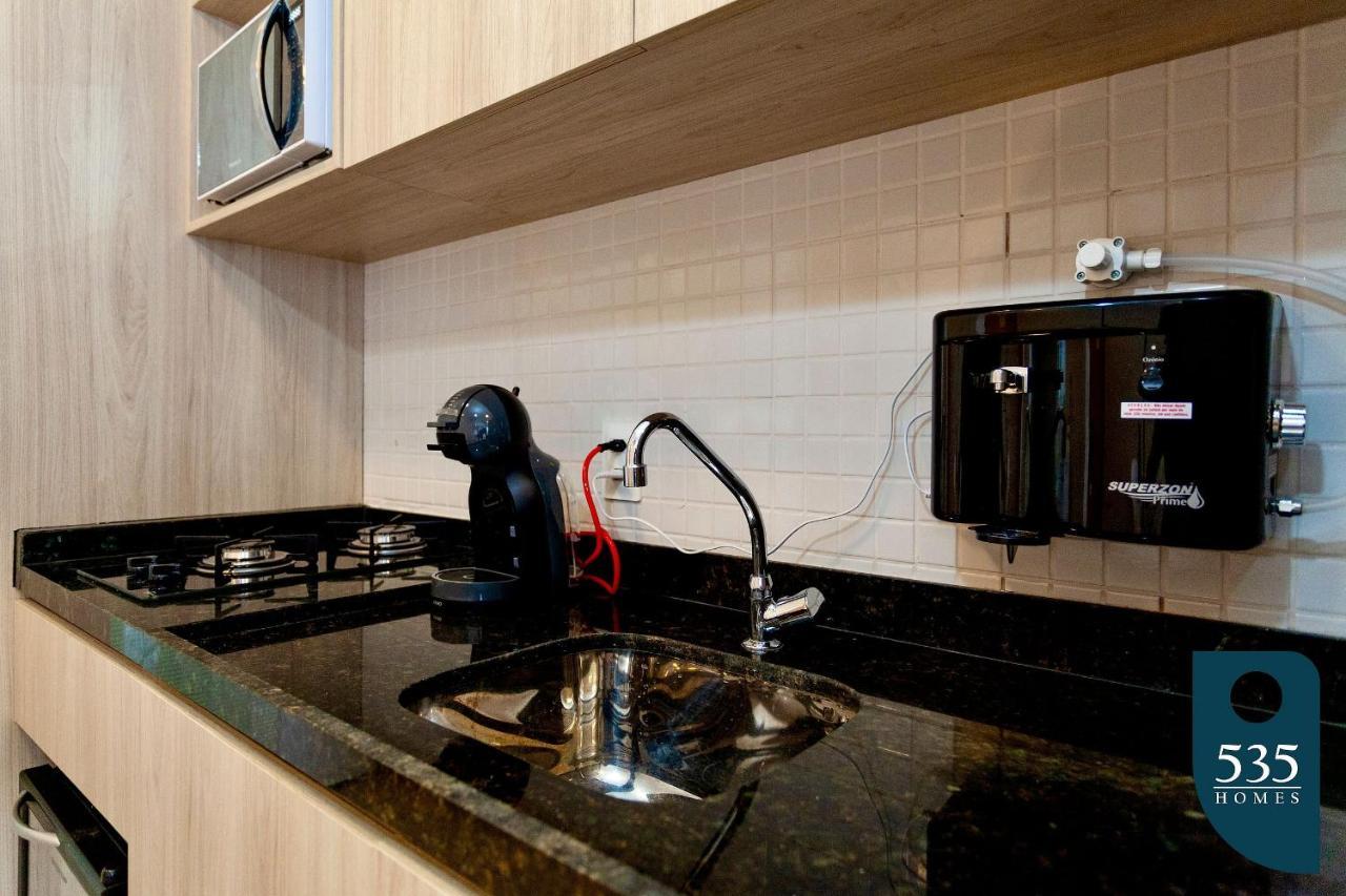Linda Com Cozinha Compacta Em Regiao *